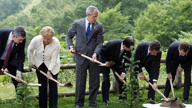 Bush e líderes plantam árvores