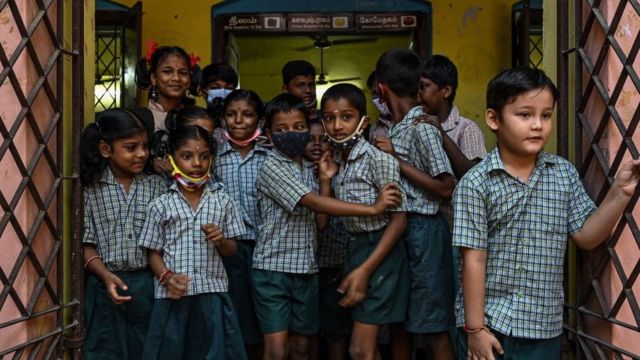 ஆண்,பெண் பள்ளிகள் தனித்தனியாக இருப்பது சரியா?