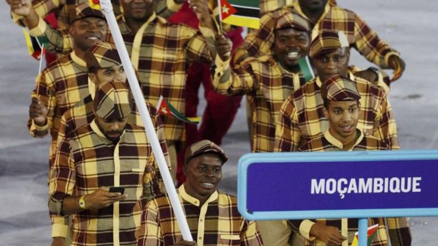 Le Mozambique a choisi de gros carreaux pour le défilé.