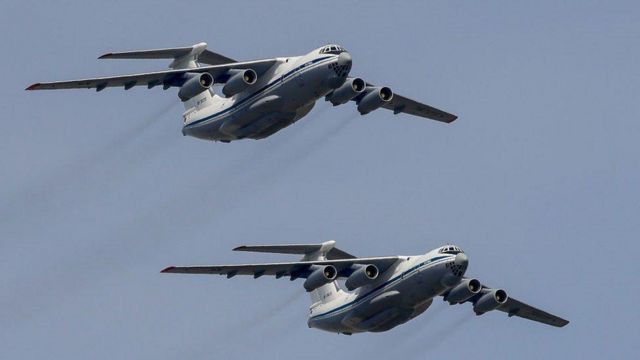 Indege ebyiri z'ubwikorezi zo mu bwoko bwa Il-76 