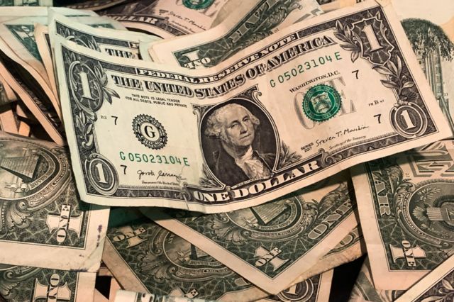 அமெரிக்க அரசுக்கு நெருக்கடி