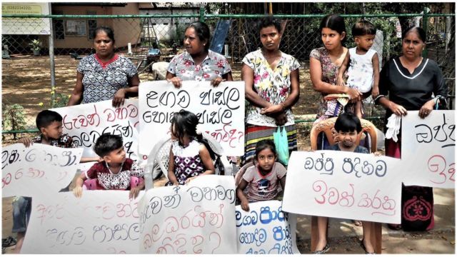 අග්රබෝධි පාසැළ ඉදිරිපිට නිහඬ විරෝධතාව