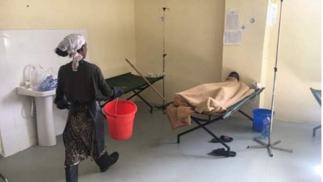 Wani marar lafiya a kwance a gadon asibiti
