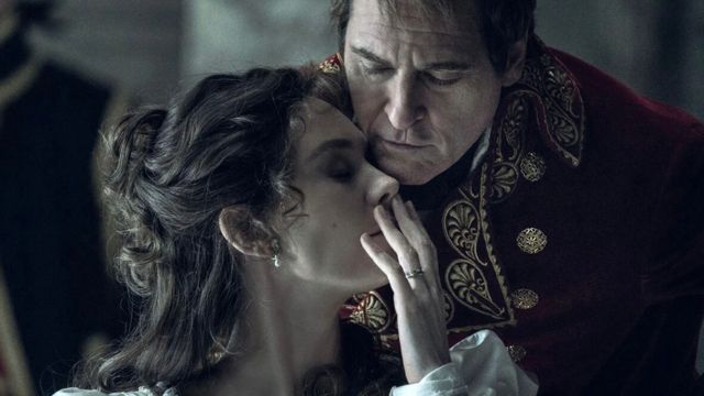 Phim tiểu sử Napoleon của Ridley Scott hé lộ mối quan hệ của vị hoàng đế Pháp với người vợ đầu tiên Joséphine