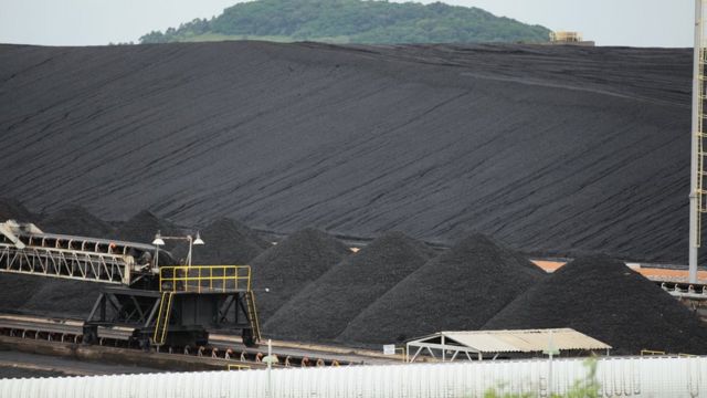 Carvão mineral na Usina Termelétrica Jorge Lacerda, em Santa Catarina