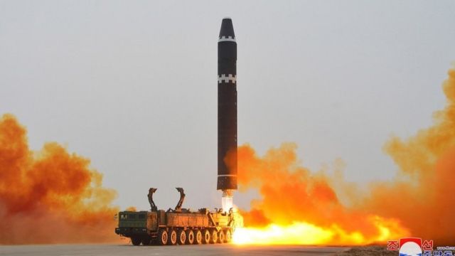 북한 어제 화성 15형 Icbm 발사했다한미 연합공중훈련 대응 Bbc News 코리아