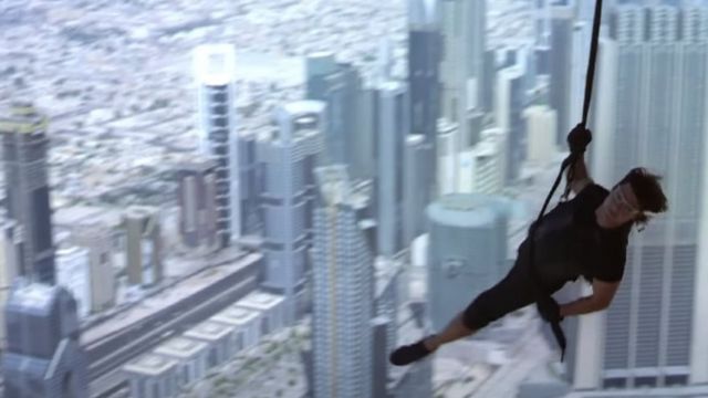 Tom Cruise ayaa u bareeray halista ah inuu muuqaal ku sameeyo dusha sare ee Burj Khalifa