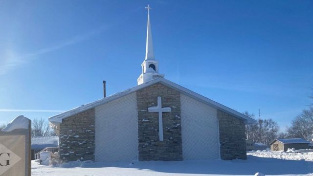  Igreja Familiar da Graça em Davenport em meio à neve