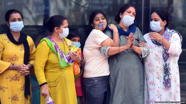 कोरोना महामारी की दूसरी लहर, क्यों बरपा भारत पर इतना क़हर? - BBC News हिंदी