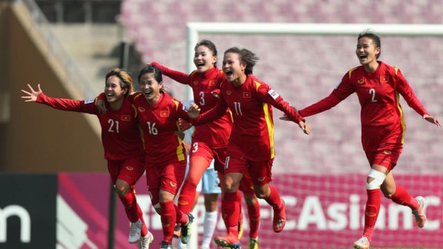 Việt Nam vượt qua đối thủ mạnh Đài Loan với tỉ số 2-1.
