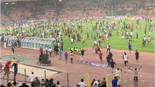 Fifa fine Nigeria plus ban spectators over Abuja stadium invasion by fans  during World Cup Qualifier - BBC News Pidgin