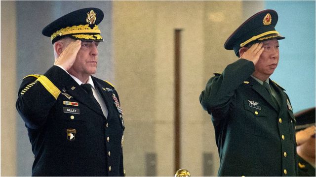 2016年8月16日，时任美国陆军参谋长马克·米利将军与中国人民解放军李作成将军在北京会晤的资料照片。