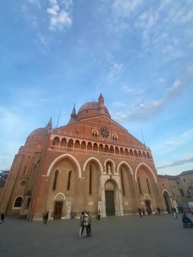 Basílica de Santo Antônio, em Pádua, onde ele está sepultado