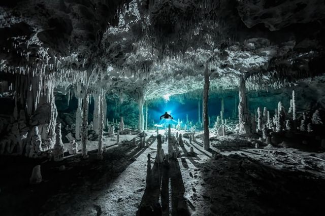 Cenote Dos Pisos, Quintana Roo, México.