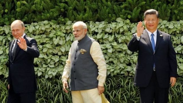 नरेंद्र मोदी, शी जिनपिंग और व्लादिमीर पुतिन के साथ