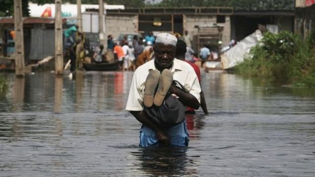 Onye na egwu ide mmiri