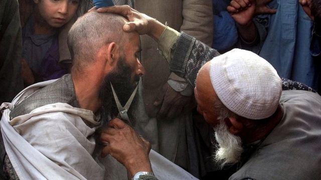 В парикмахерской в Афганистане