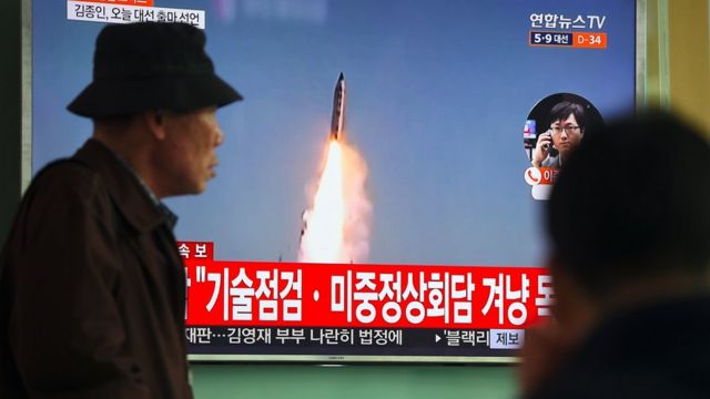 Hình ảnh tư liệu Bắc Hàn phóng tên lửa được phát trên truyền hình Nam Hàn ngày 5/4/2017.