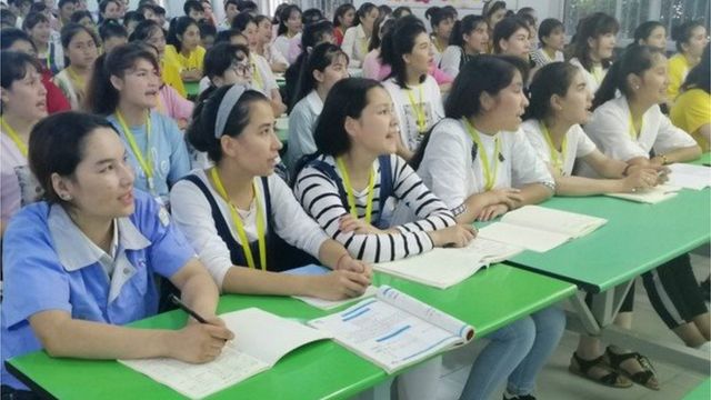 Uygur kız çocukları eğitim