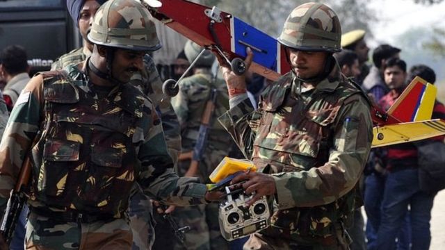 ட்ரோனை பயன்படுத்தும் இந்திய ராணுவம்.