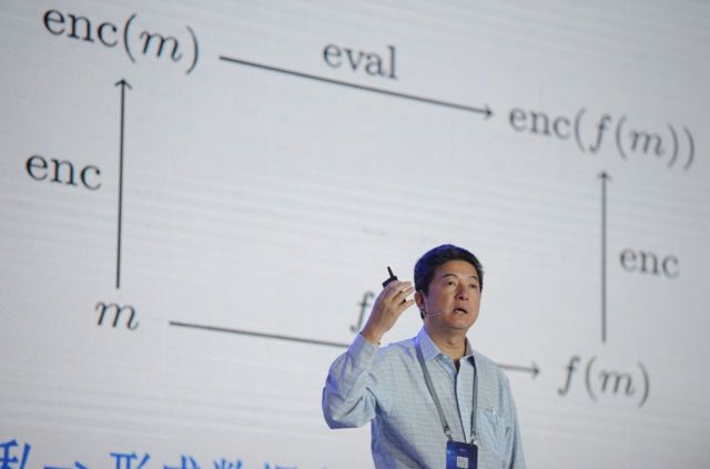张首晟的家人在这份英文讣告中称,张首晟“渴望通过科学研究见证世间的壮丽,他给整个世界带来了孜孜以求的精神。”