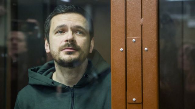 "Гражданин не обязан верить всему, что говорят власти". Как Илью Яшина ...