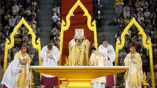 พิธีมิสซา ณ สนามศุภชลาศัย