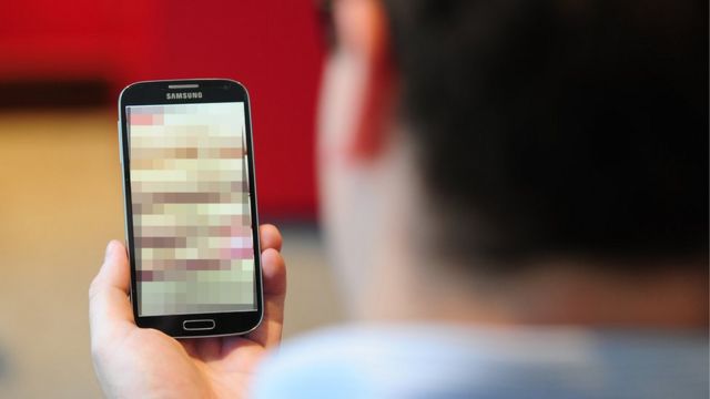 Autoridades estudam mudar as leis para englobar deepfakes de pornografia