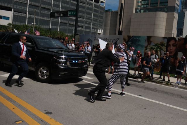 அமெரிக்க நீதிமன்றத்தில் டிரம்ப்