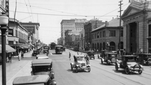 Una calle de Pasadena en 1925