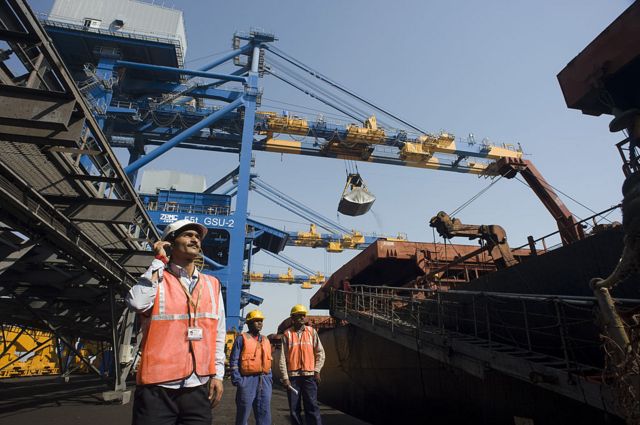 মুন্দ্রায় আদানি পোর্টসের বন্দর