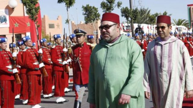 Le roi Mohammed VI lors de sa visite à Laâyoune.
