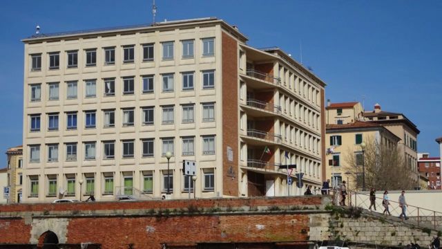 بعض لوگوں کا کہنا ہے کہ جنگ کے بعد بننے والی عمارتیں لیورنو کی روایتی عمارتوں سے میل نہیں کھاتیں