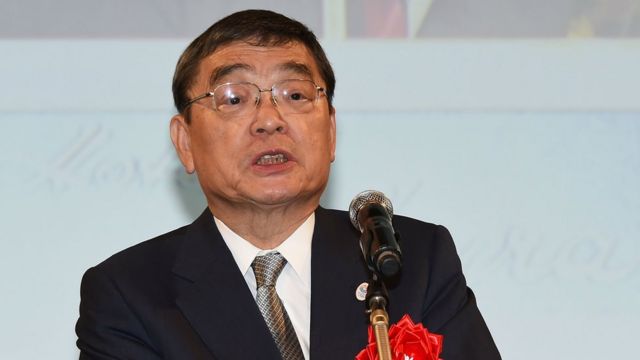 NHKの籾井会長は就任会見で「政府が右と言うことを左と言うわけにはいかない」と発言