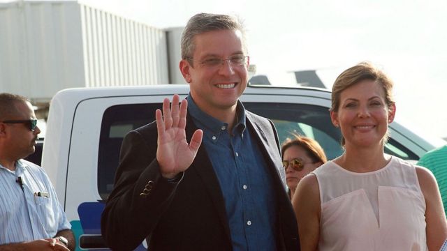 Alejandro García Padilla, exgobernador de Puerto Rico, con su esposa Wilma Pastrana.
