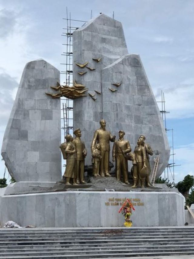 Cụm tượng đài Hồ Chí Minh vừa được khánh thành năm nay tại TP Đồng Hới, Quảng Bình