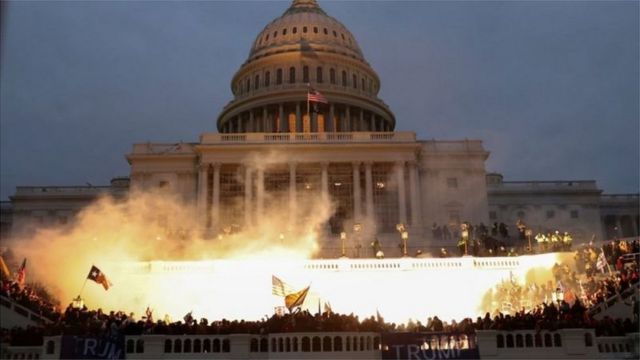 Capitol Hill protest: Trump blocked from Twitter and Facebook, oda tins wey happun afta Donald Trump supporters storm Congress to protest US election result - BBC News Pidgin