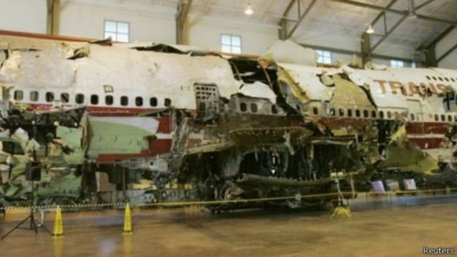 Destroços do voo 800