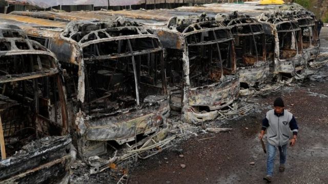 Autobuses quemados en La Paz.