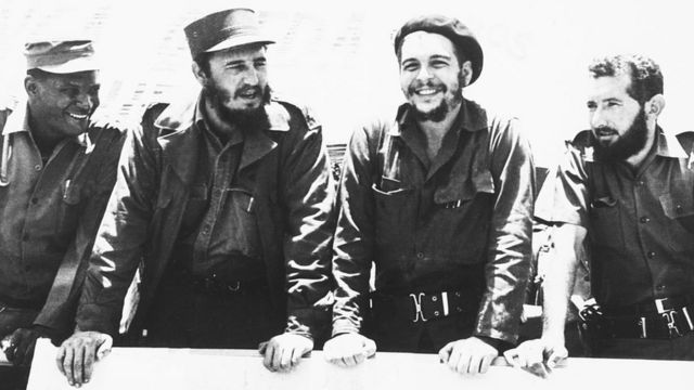 Fidel Castro y Ernesto "Che" Guevara intentaron exportar la revolución a otros países de América Latina.
