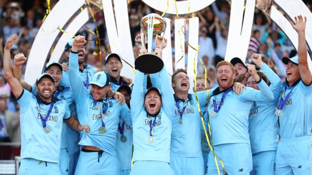 England celebrate with World Cup trophy