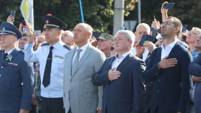 Трухін (праворуч)