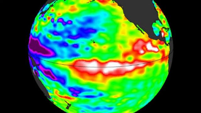 Cuando El Niño está activo, el agua del océano en la zona ecuatorial está más caliente.