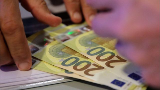 Uang kertas 200 euro baru