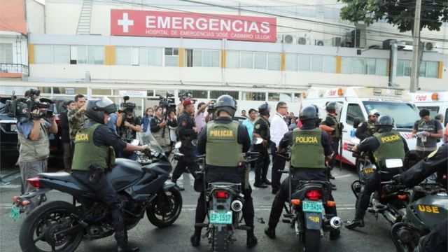 Police outside Casimiro Ulloa hospital in Lima after ex-President Alan García shot himself