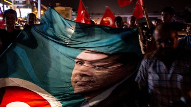 People take to the street in support of President Recep Tayyip Erdogan