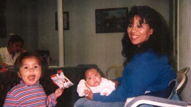 Melissa Lucio dengan kedua anaknya