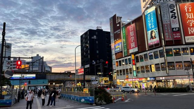 走在东京街头，有时连一张“支持东京奥运2020”的广告都难得看到(photo:BBC)