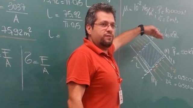 O professor Rodrigo Mota Amarante, que foi demitido em um corte em massa da Uninove de São Paulo