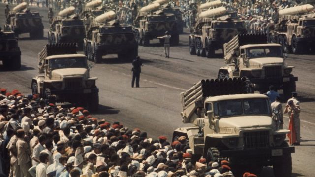 استعراض عسكري للجيش المصري